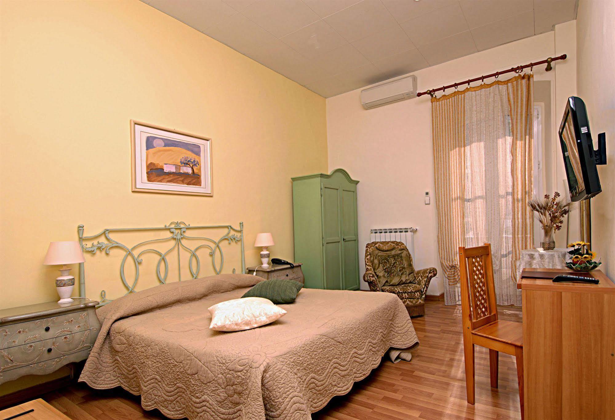Alexander & Hotel 3*